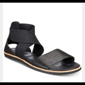 Sorel black sandals size 6.5